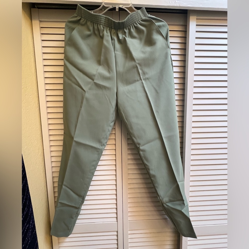 VINTAGE Women’s mint green Polyester Pull On Pants BFA Classics BRAND NEW